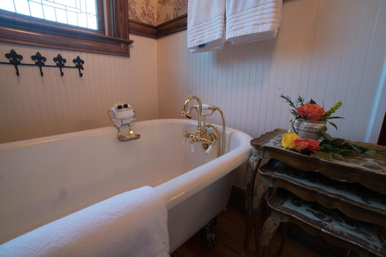 The Victoria Bed & Breakfast เบนตันวิลล์ ภายนอก รูปภาพ